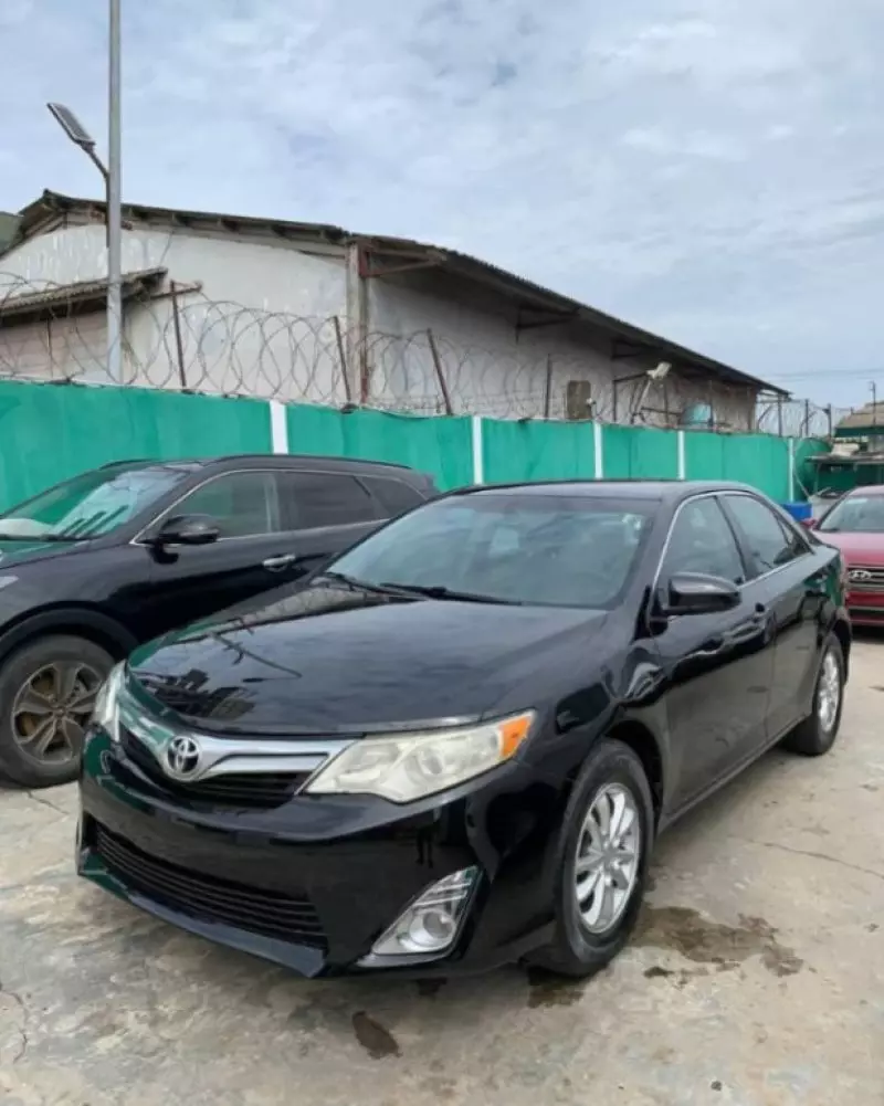 Toyota Camry   - 2013