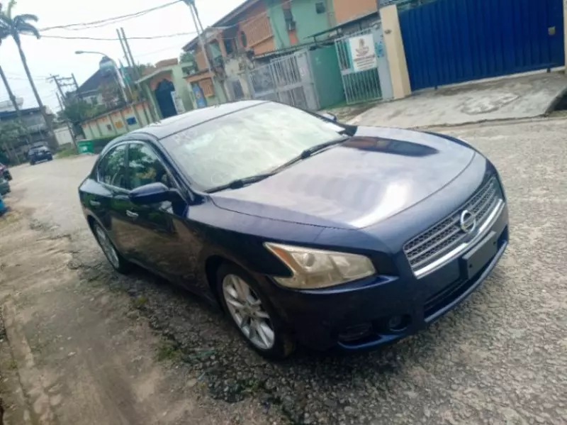 Nissan Maxima   - 2011