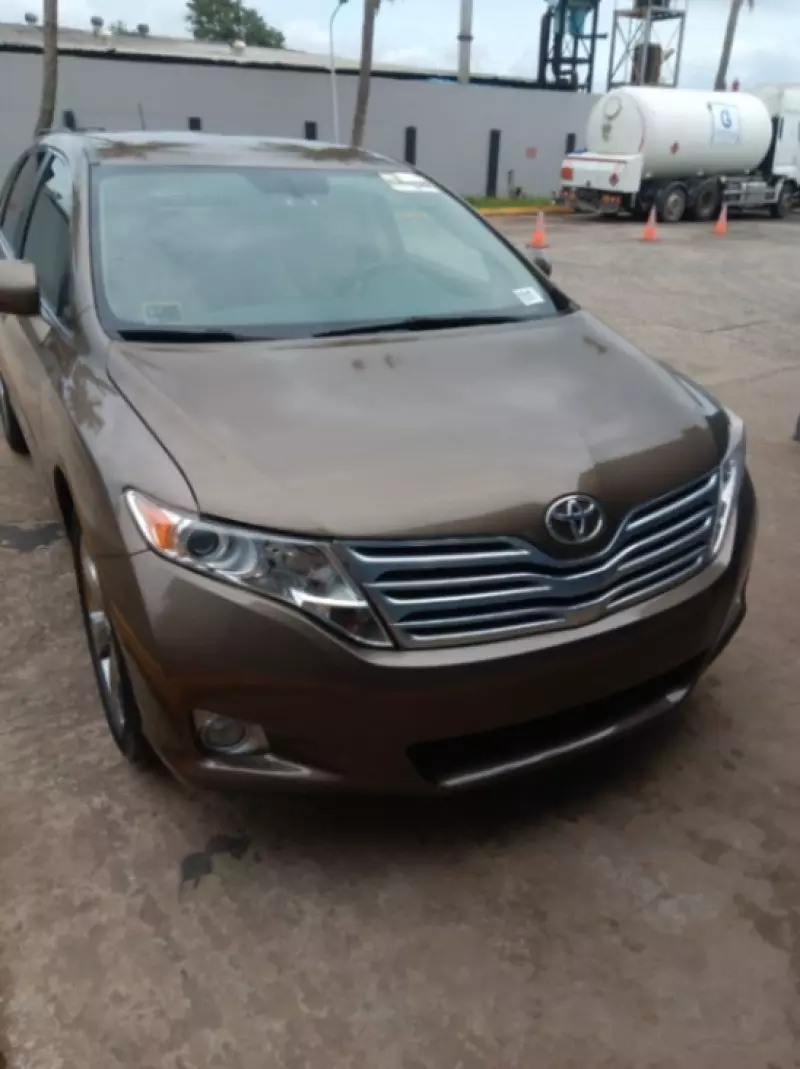Toyota Venza   - 2011