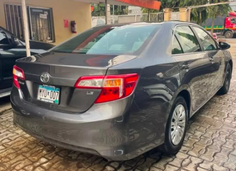 Toyota Camry   - 2014