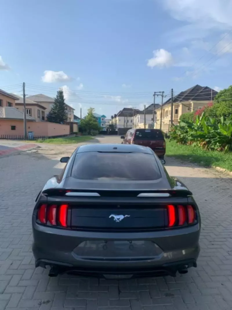 Ford Mustang   - 2018