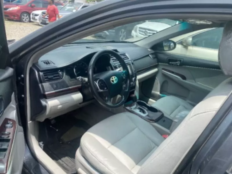 TOYOTA Camry - 2012