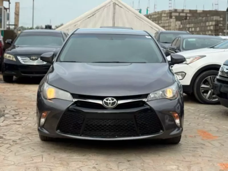 Toyota Camry   - 2017