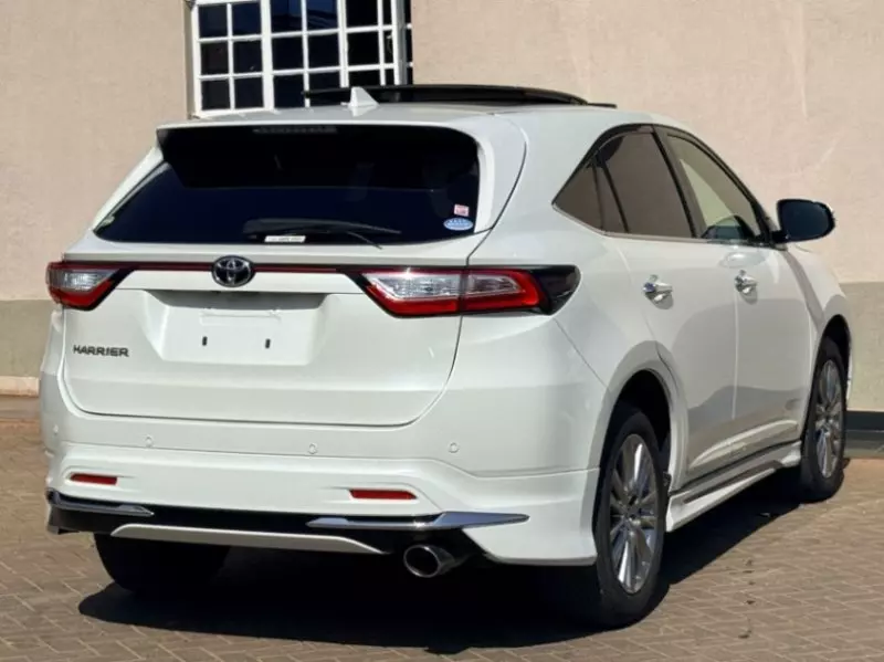 Toyota Harrier   - 2018
