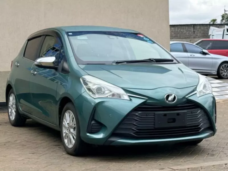 Toyota Vitz   - 2018