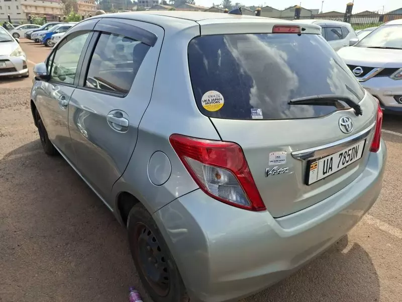 Toyota Vitz   - 2012
