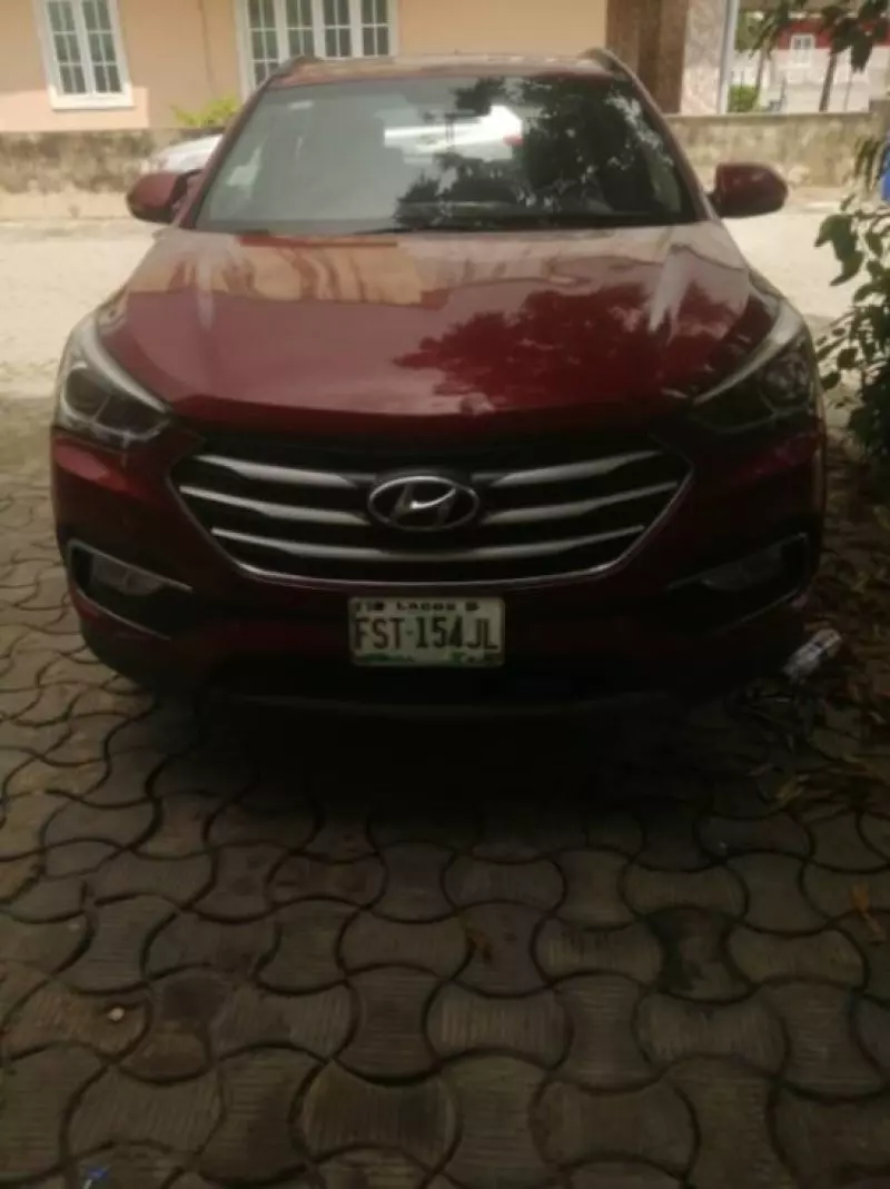 Hyundai Santa Fe   - 2014