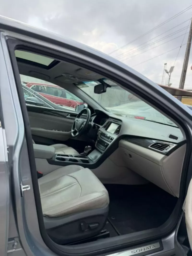 Hyundai Sonata   - 2015