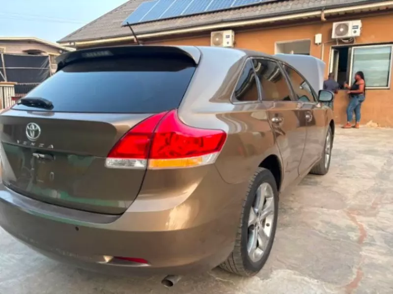 TOYOTA Venza   - 2011