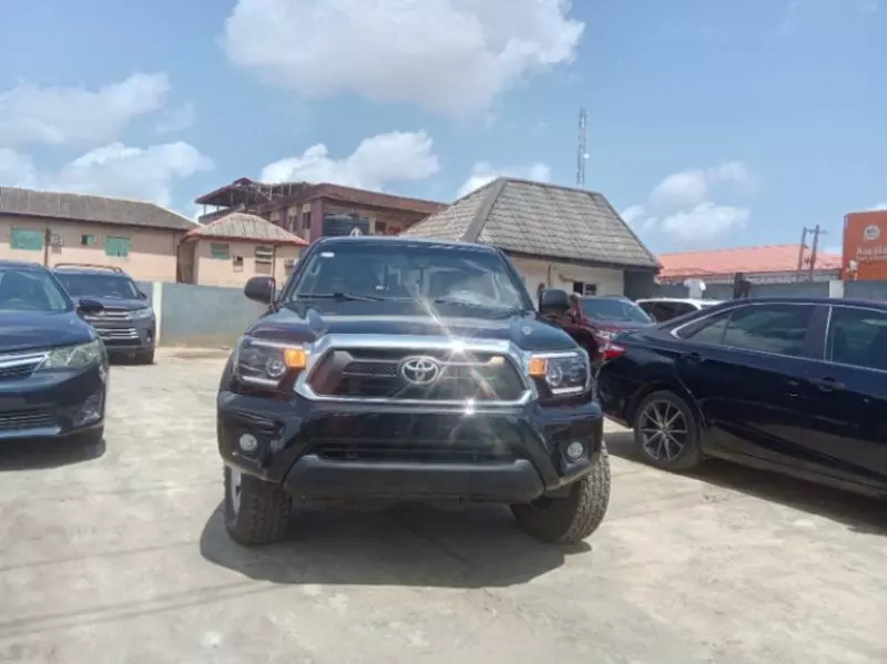 Toyota Tacoma   - 2013