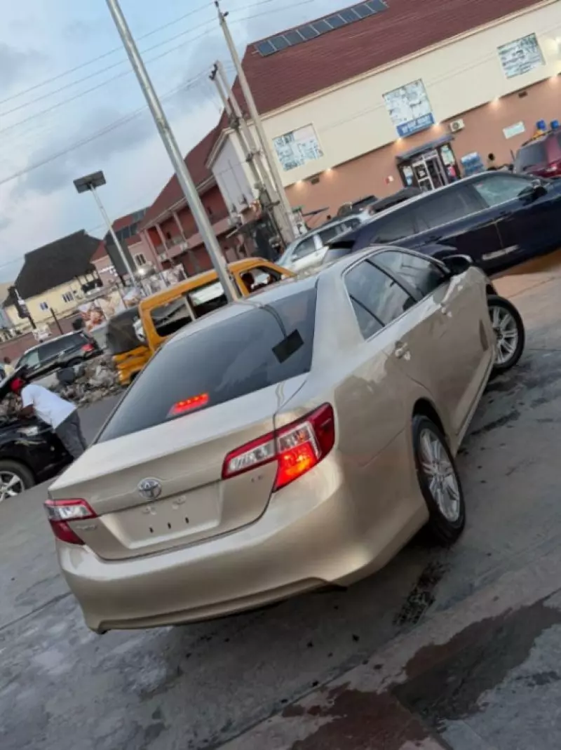 TOYOTA Camry   - 2012