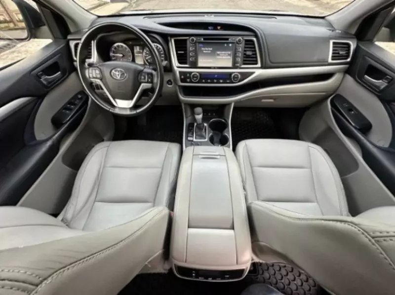 Toyota Highlander   - 2015