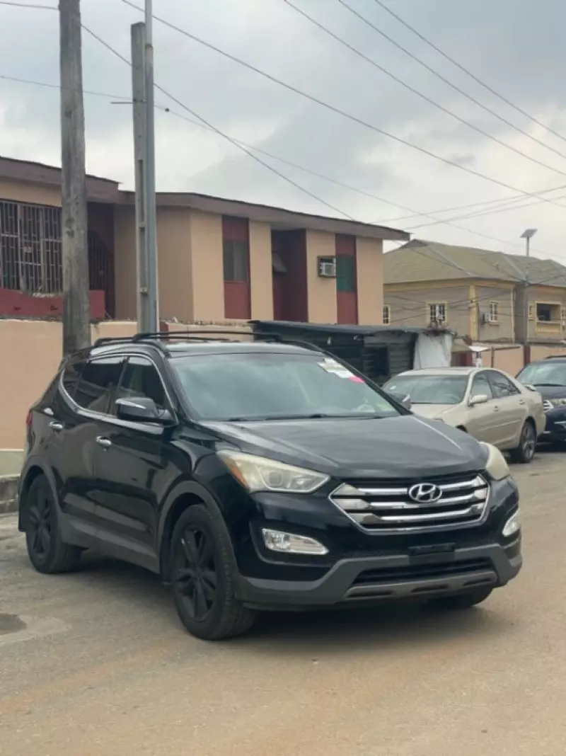 Hyundai Santa Fe   - 2013