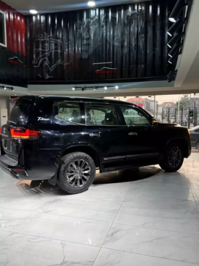 TOYOTA  Land Cruiser VXR V8   - 2011