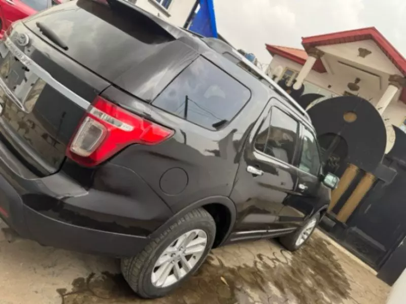 Ford Explorer   - 2012