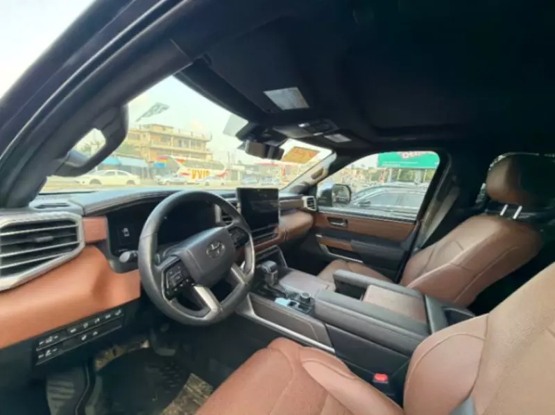 TOYOTA Tundra   - 2022