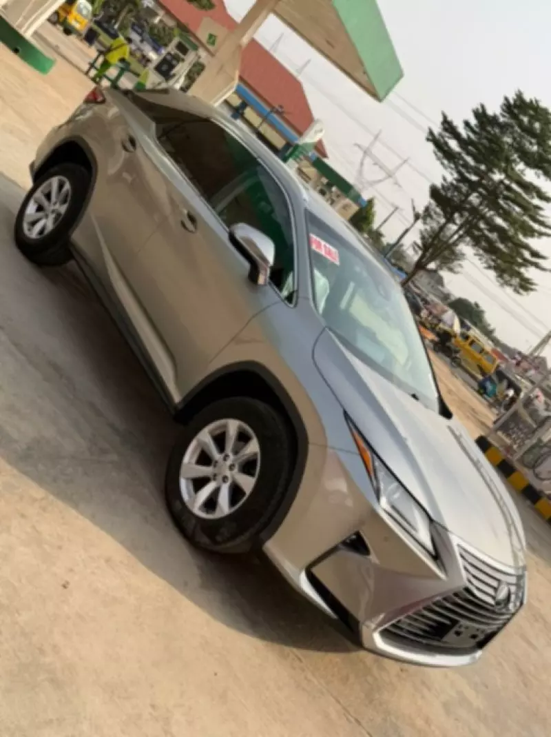 Lexus RX   - 2017