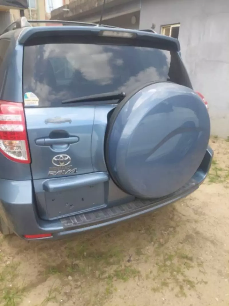 Toyota RAV4   - 2014