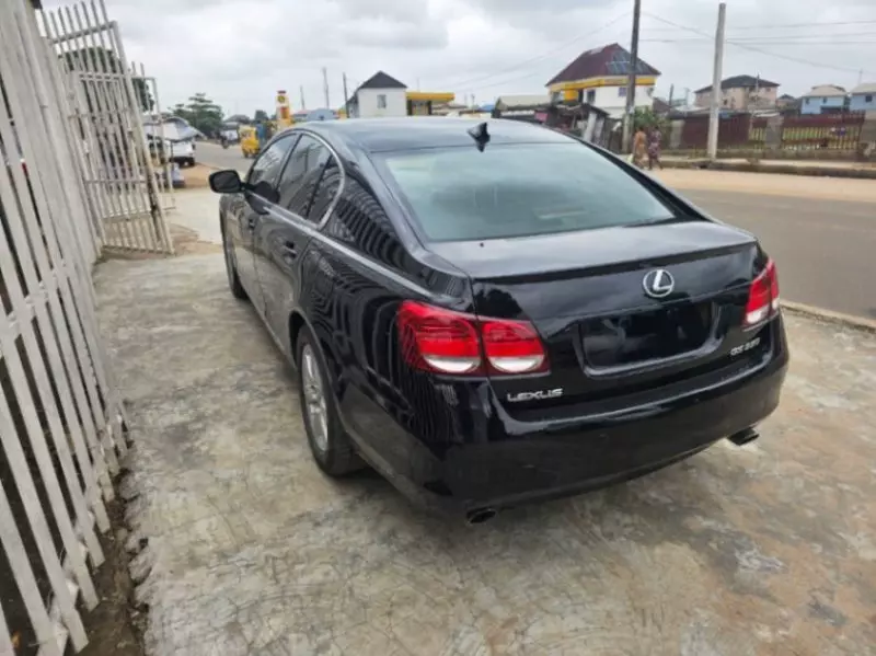 Lexus GS - 2010