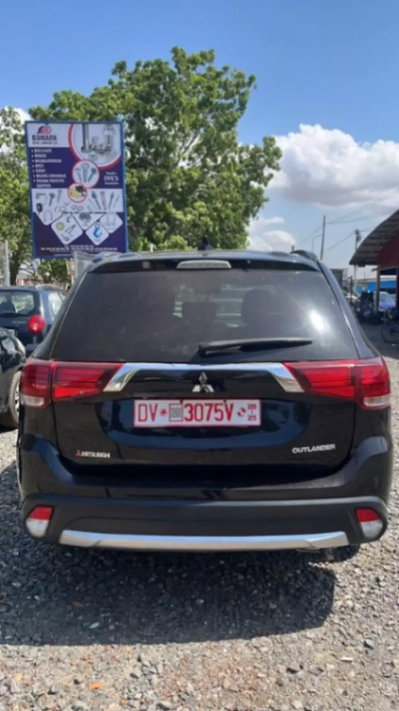 Mitsubishi OUTLANDER   - 2019
