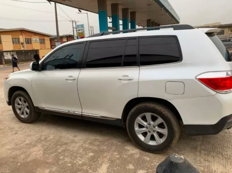 TOYOTA Highlander   - 2013