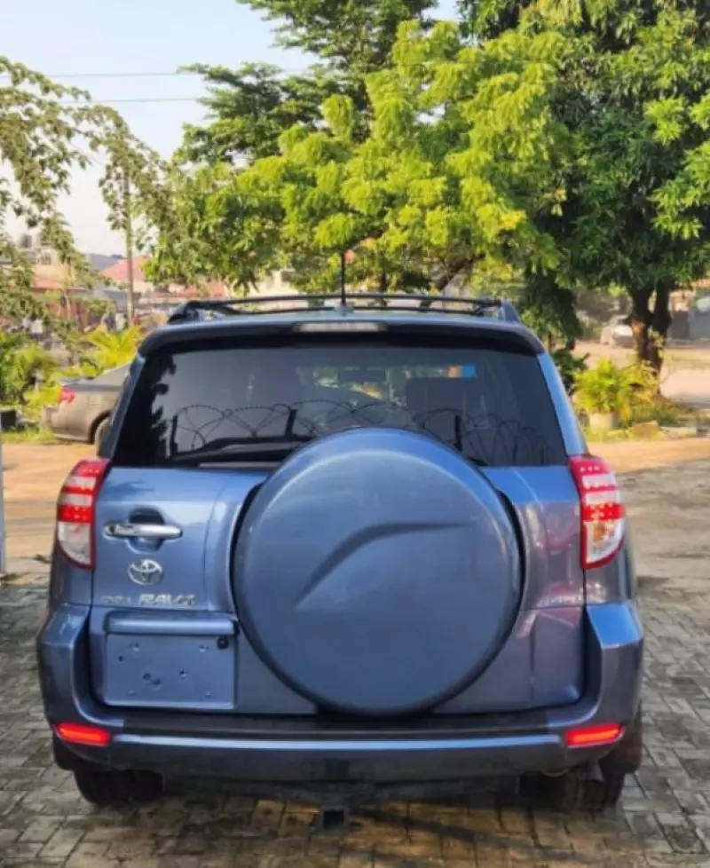 TOYOTA RAV 4   - 2010