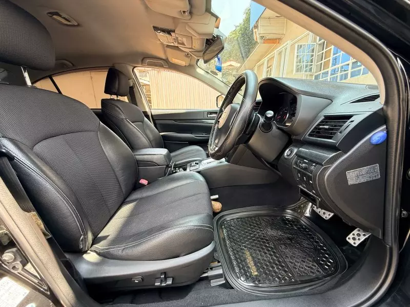 Subaru Legacy   - 2013