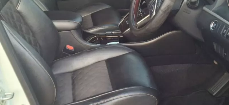 Toyota Harrier hybrid - 2015