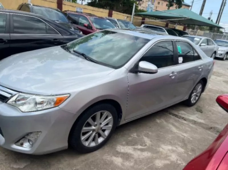 Toyota Camry   - 2012