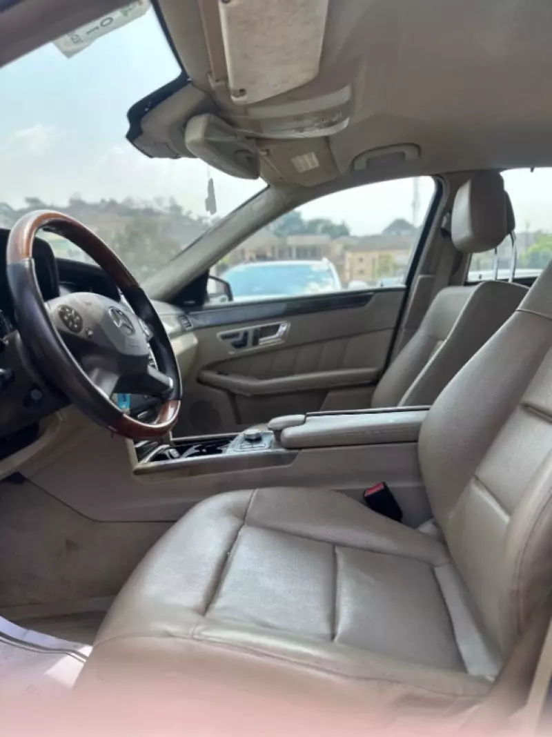 Mercedes-Benz E350   - 2009