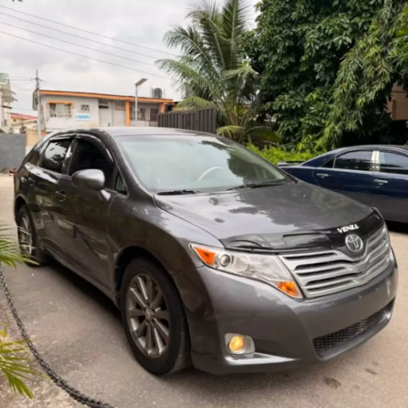 TOYOTA Venza   - 2011