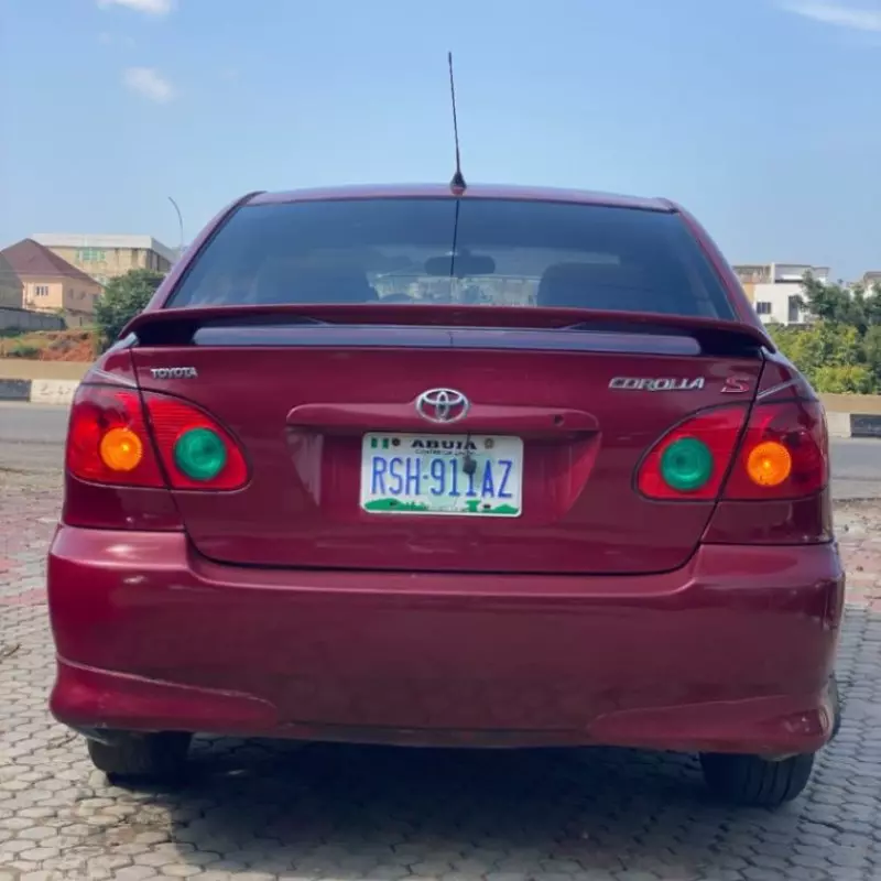 TOYOTA Corolla - 2004