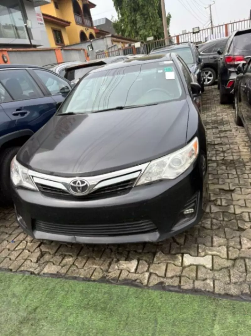 Toyota Camry   - 2013