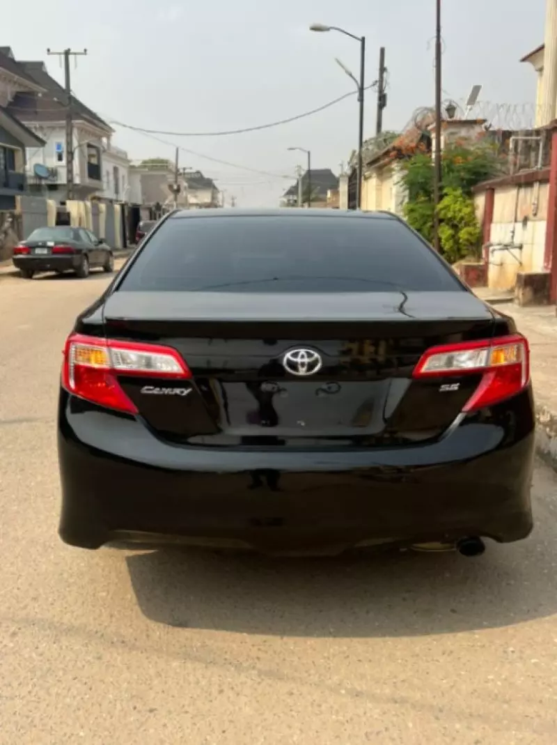 Toyota Camry - 2013