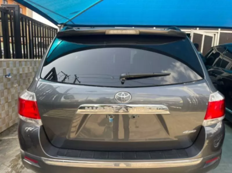 Toyota Highlander   - 2013