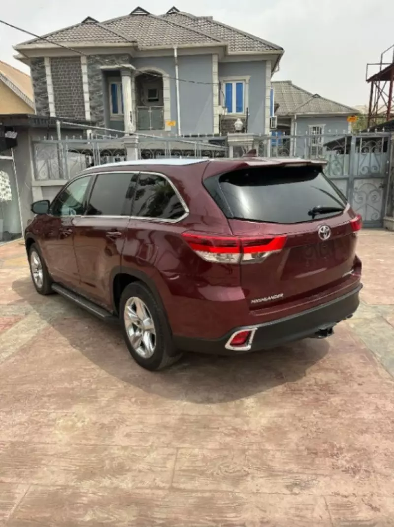 Toyota Highlander   - 2015