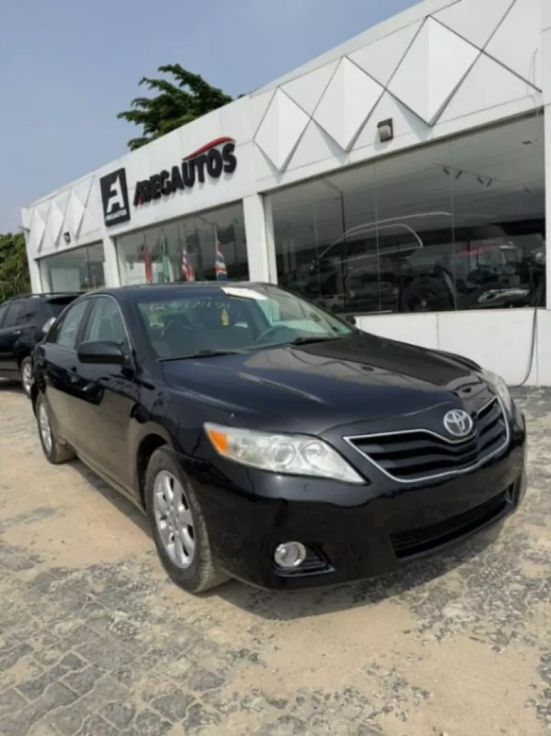 Toyota Camry - 2011