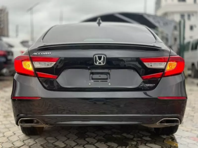 Honda Accord   - 2018