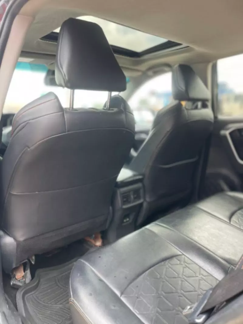 Toyota RAV4   - 2019