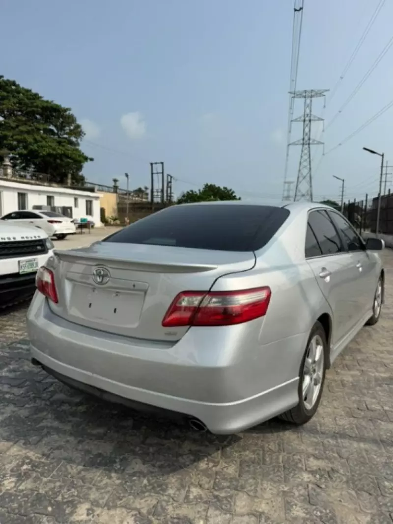 Toyota Camry   - 2007