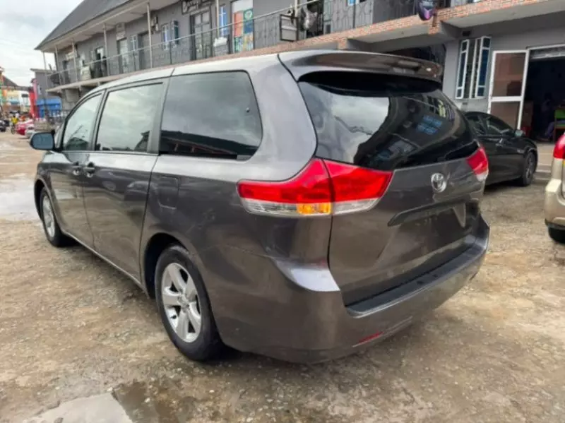 TOYOTA Sienna   - 2014