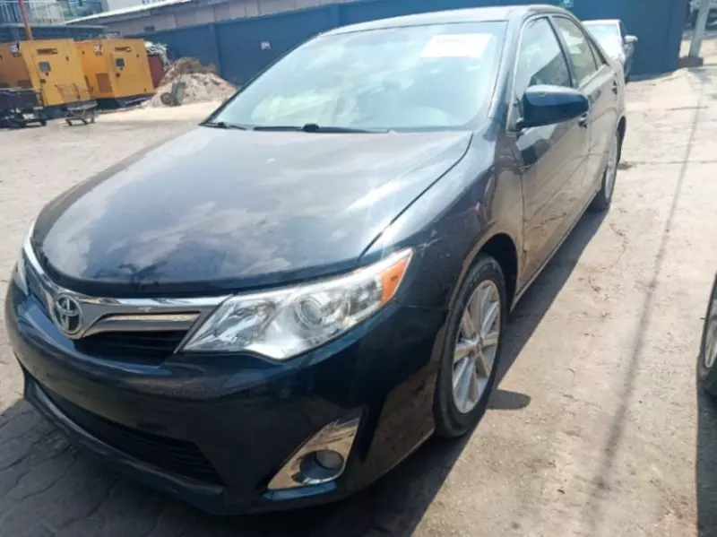 Toyota Camry   - 2014