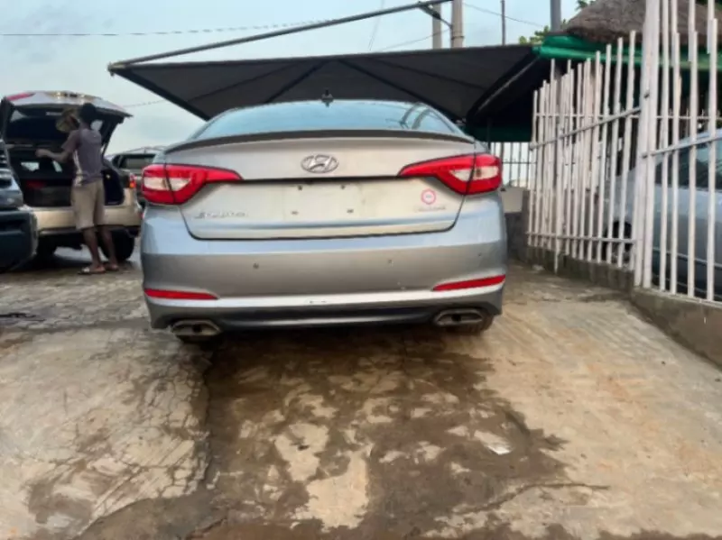 Hyundai Sonata   - 2015
