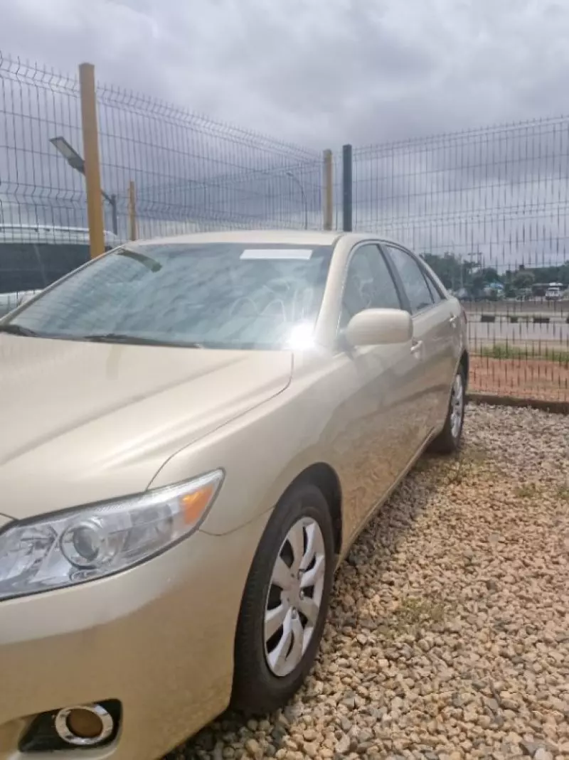 TOYOTA Camry - 2011