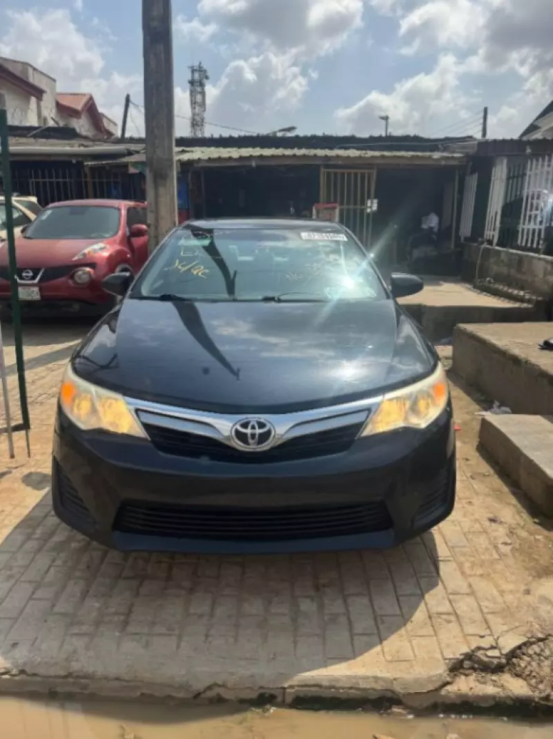 Toyota Camry   - 2014