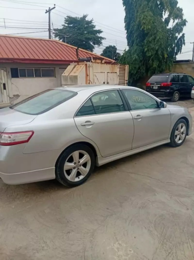 TOYOTA Camry   - 2011