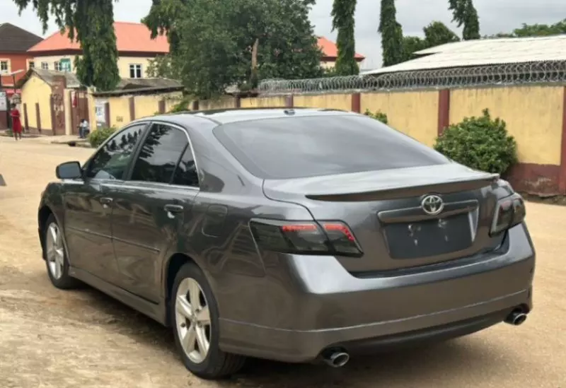 Toyota Camry - 2011
