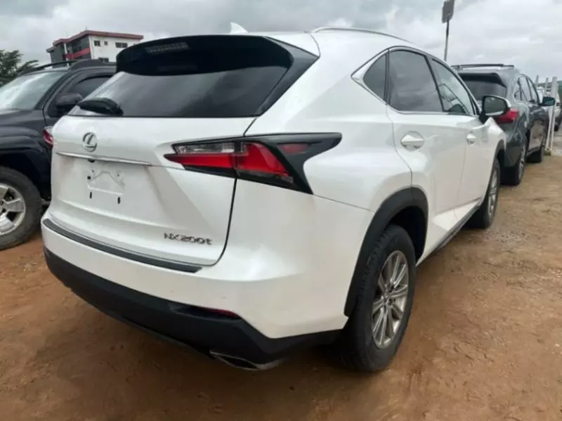 Lexus NX 200   - 2016