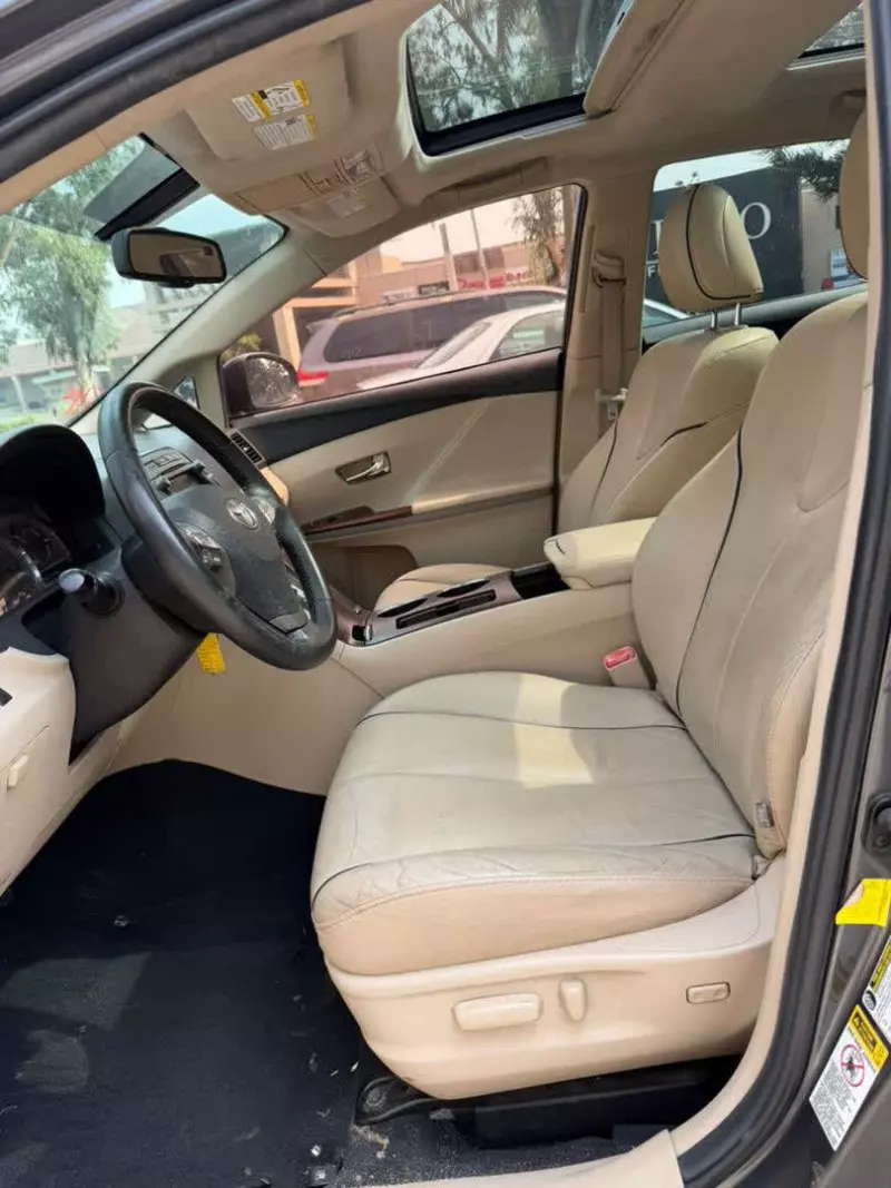TOYOTA Venza   - 2011
