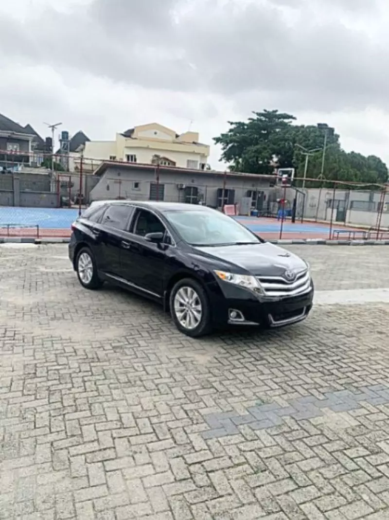Toyota Venza   - 2013